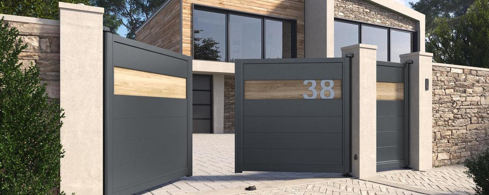 portail-plein-aluminium-decor-chene