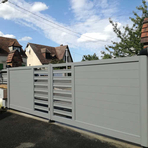 portail-battant-contemporain-ajoure
