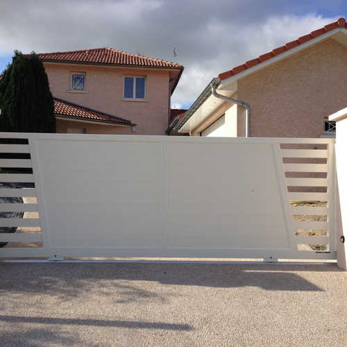 portail-semi-ajoure-contemporain-moderne