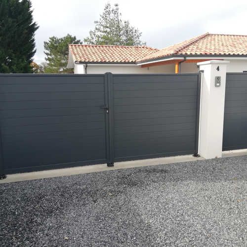 portail-battant-plein-forme-droite