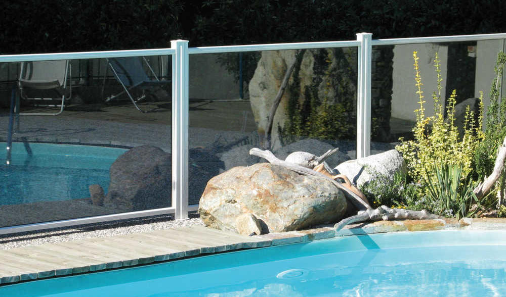 barriere de piscine panneau en verre